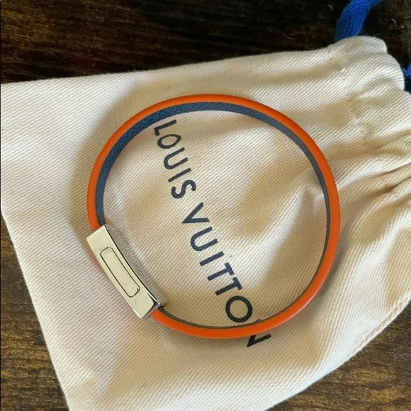 Rare “edge it” louis vuitton bracelet - Picture 3 of 3